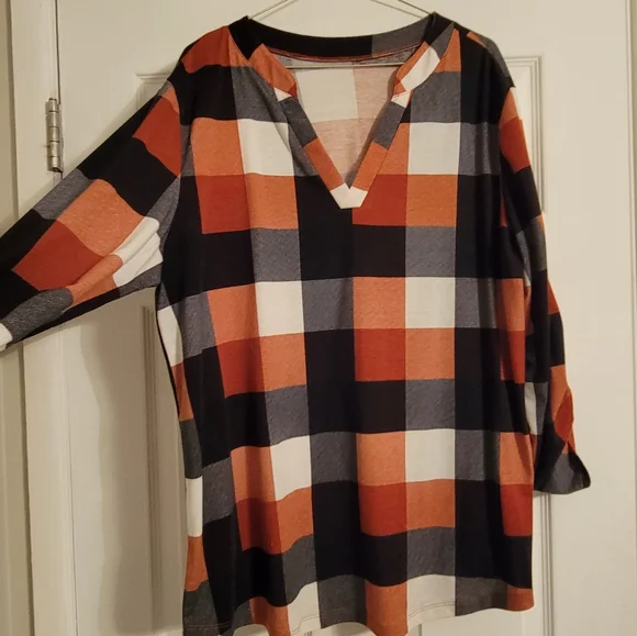 V Neck Plaid Top - Picture 2 of 6